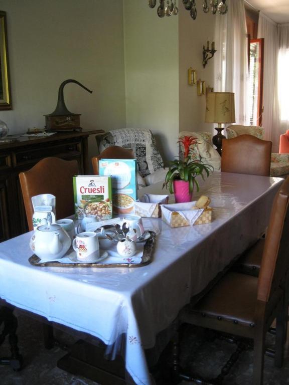 La Casa Dei Pini Bed and Breakfast Malnate Buitenkant foto