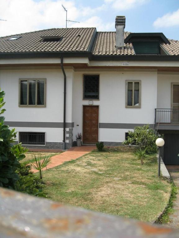 La Casa Dei Pini Bed and Breakfast Malnate Buitenkant foto
